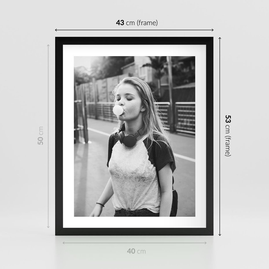Plakat w ramie 40x50 - Letnia Młodość - nowoczesna fotografia, czarno biała - rama czarna