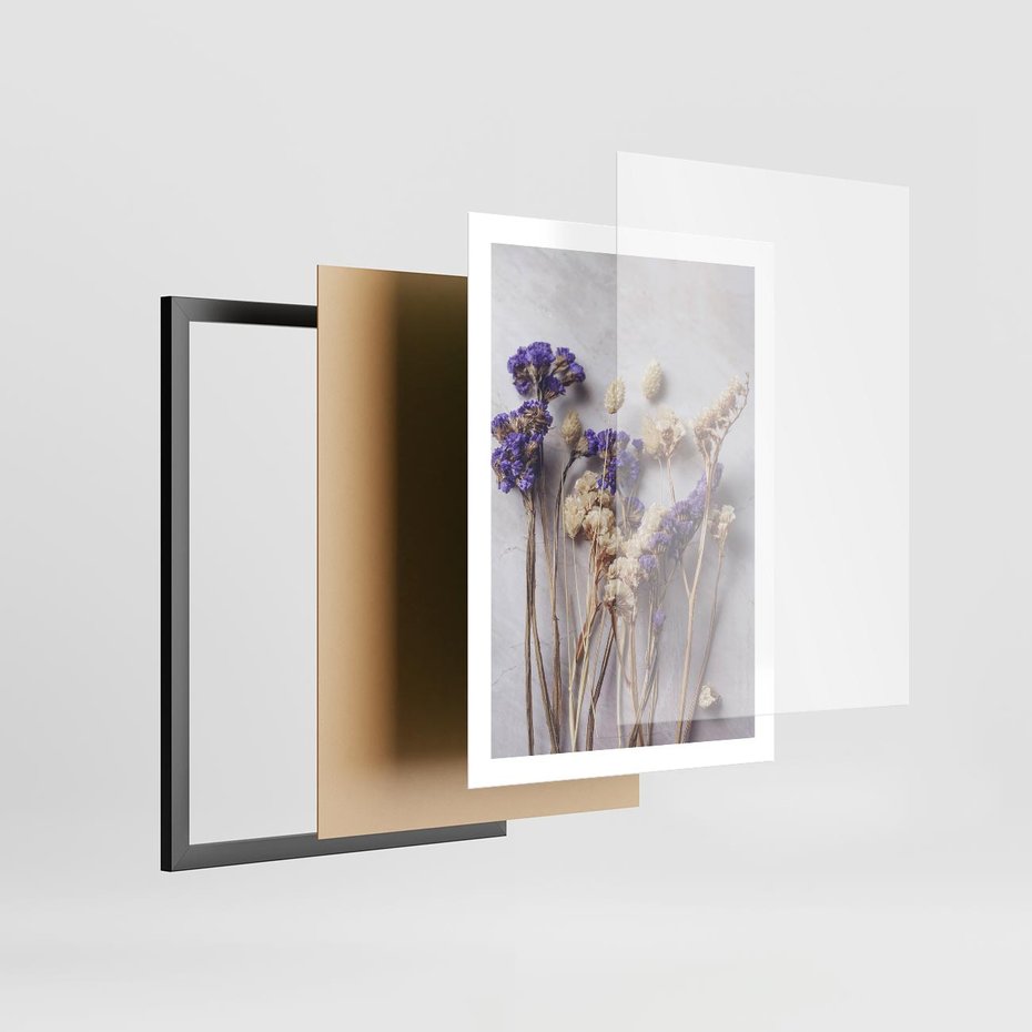 Plakat w ramie 50x70 - Błękitno-Biała Harmonia - suszone kwiaty, błekitne - rama czarna