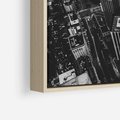 Obraz w ramie 70x50 - Kontrastujące miasto - miasto, biało - rama drewno