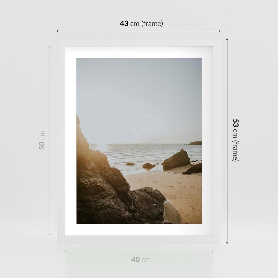 Plakat w ramie 40x50 - Magia Wieczornego Spokoju - plaża, zachód - rama biała