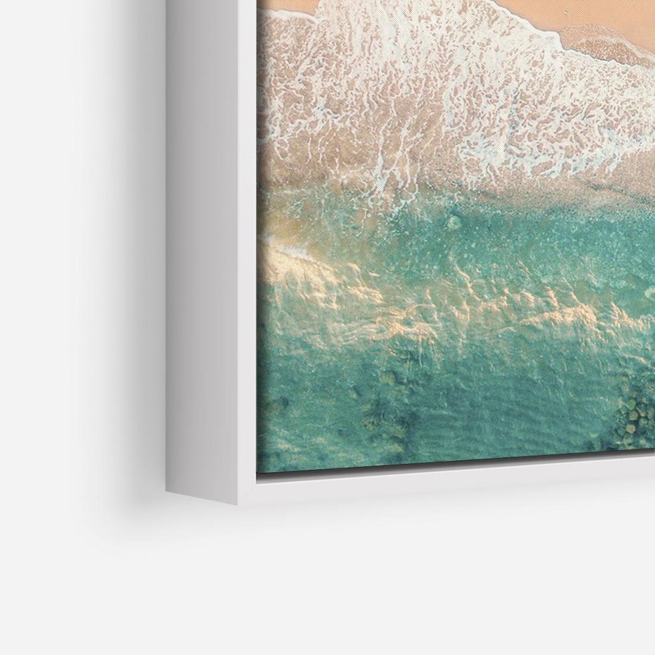 Obraz w ramie 100x70 - Oczy turkusu - fotografia, plaża - rama biała