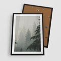 Plakat w ramie 50x70 - Mglista przemiana lasu - las, mgła - rama czarna
