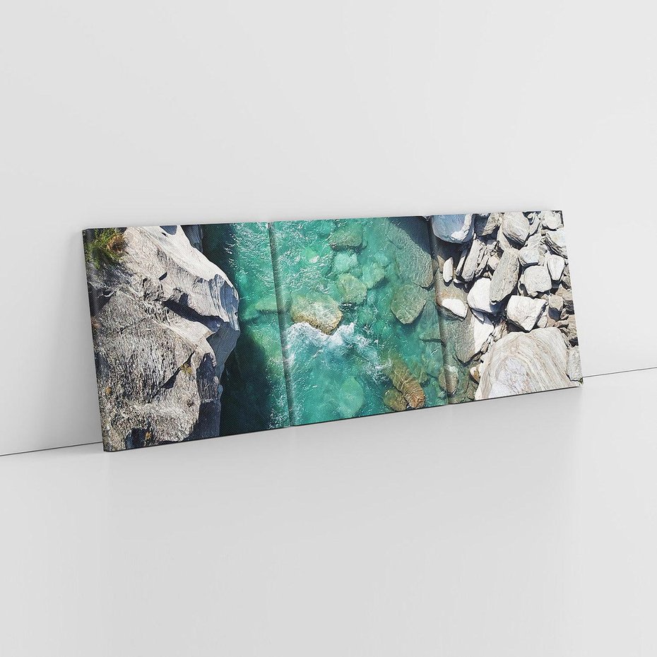 Obraz na płótnie 120x40 - Spotkanie natury i siły - rzeka, skały