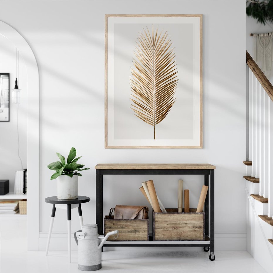 Plakat w ramie 30x40 - Złoty blask palmowego liścia - złota, palma - rama drewno