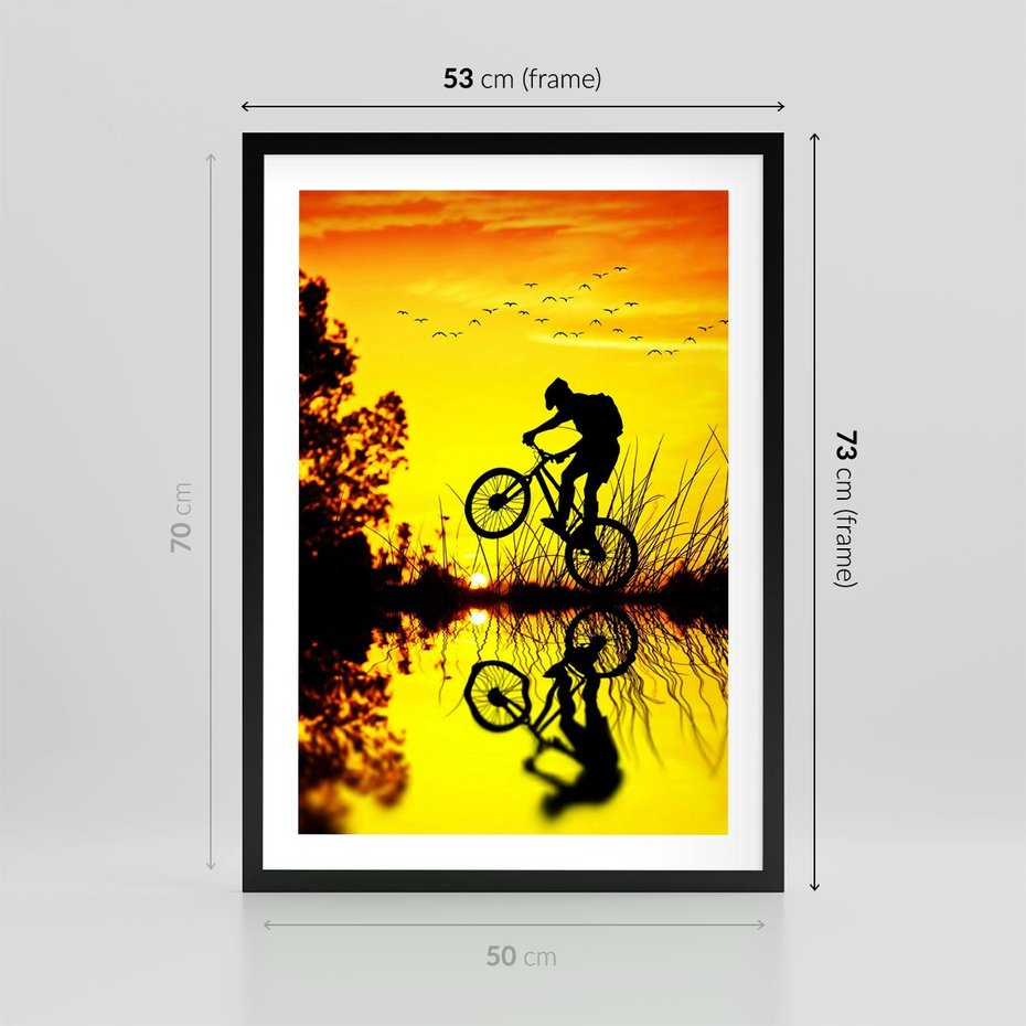 Plakat w ramie 50x70 - Rower przy zachodzie słońca - rower, zachód - rama czarna
