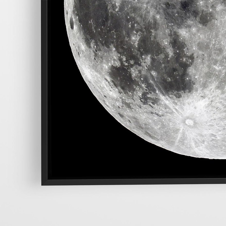 Obraz w ramie 50x50 - Księżycowa Aura - zdjęcie, ogromny księżyc na czarnym tle - rama czarna