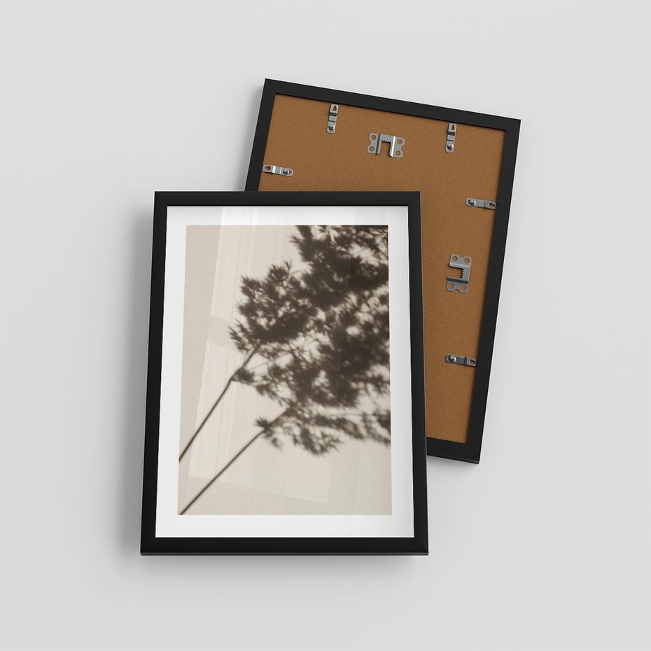 Plakat w ramie 30x40 - Tajemniczy Cień Traw - cień traw, na ścianie - rama czarna