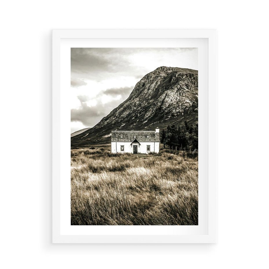Plakat w ramie 50x70 - Biały Domek w Sepii: Wiejski Urok - domek w górach, kolory sepii - rama biała