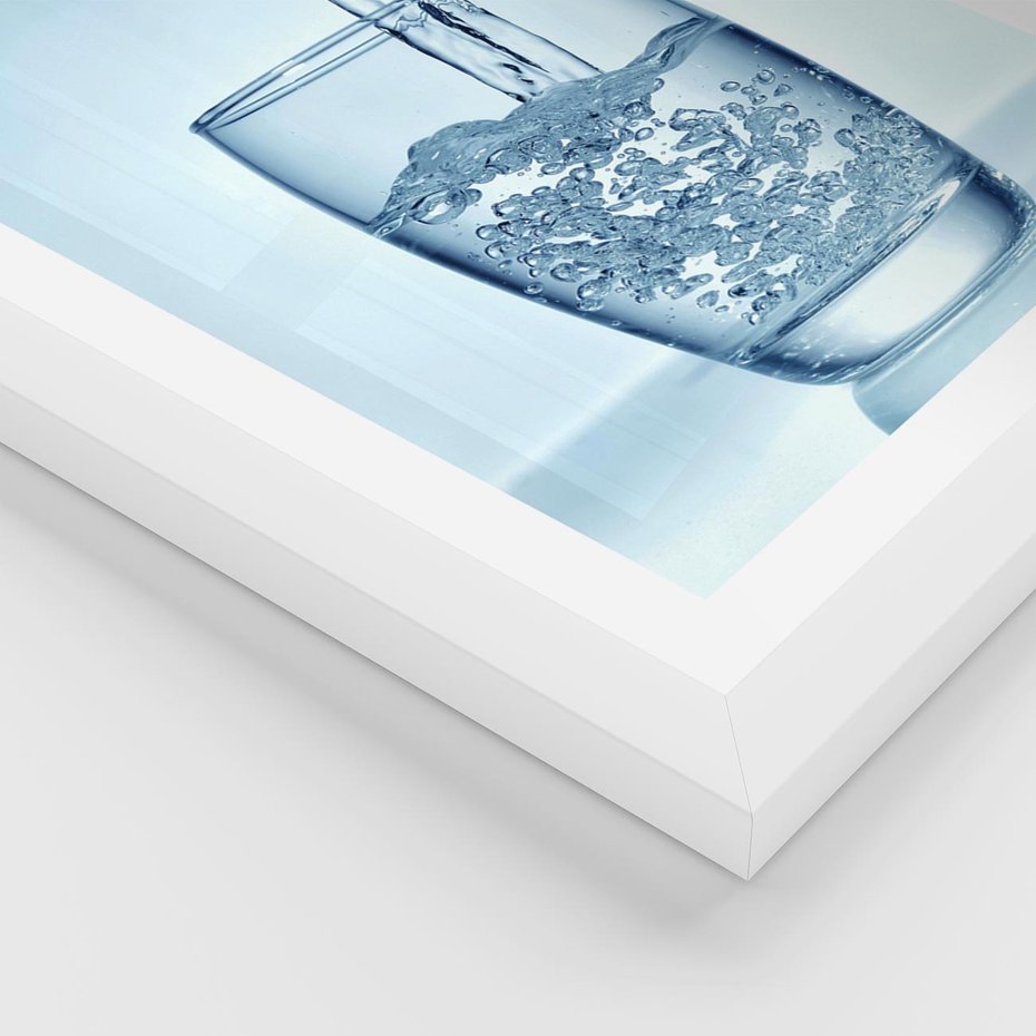 Plakat w ramie 40x50 - Chłodząca szklanka wody - szklanka, wody - rama biała