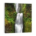 Obraz na płótnie 30x30 - Siła i Urok Natury - wodospad, las