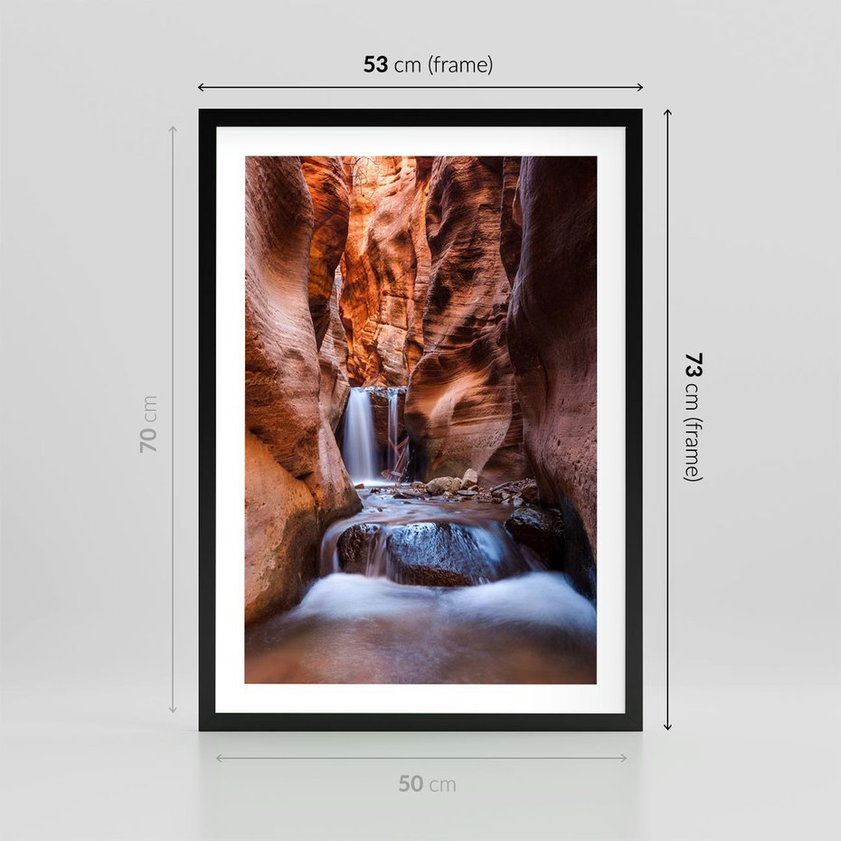 Plakat w ramie 50x70 - Tajemniczy świat jaskini i wodospadu - jaskinia, wodospad - rama czarna
