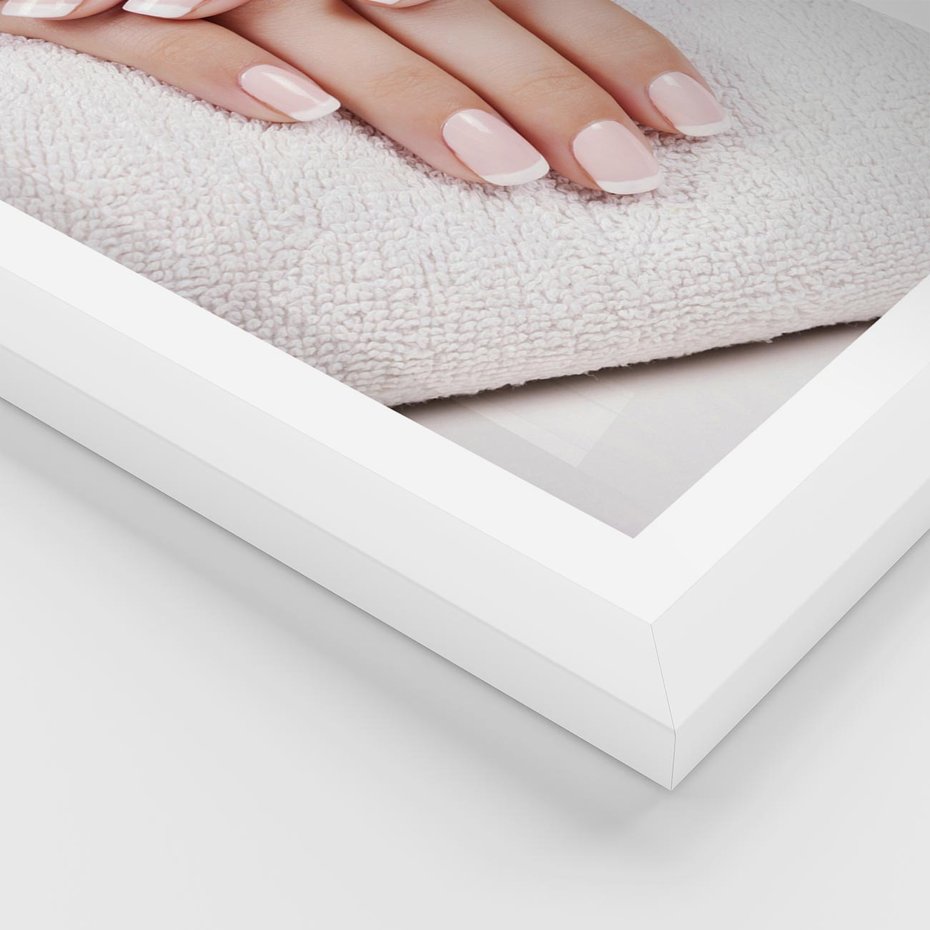 Plakat w ramie 40x50 - Piękno manicure - manicure, paznokcie - rama biała