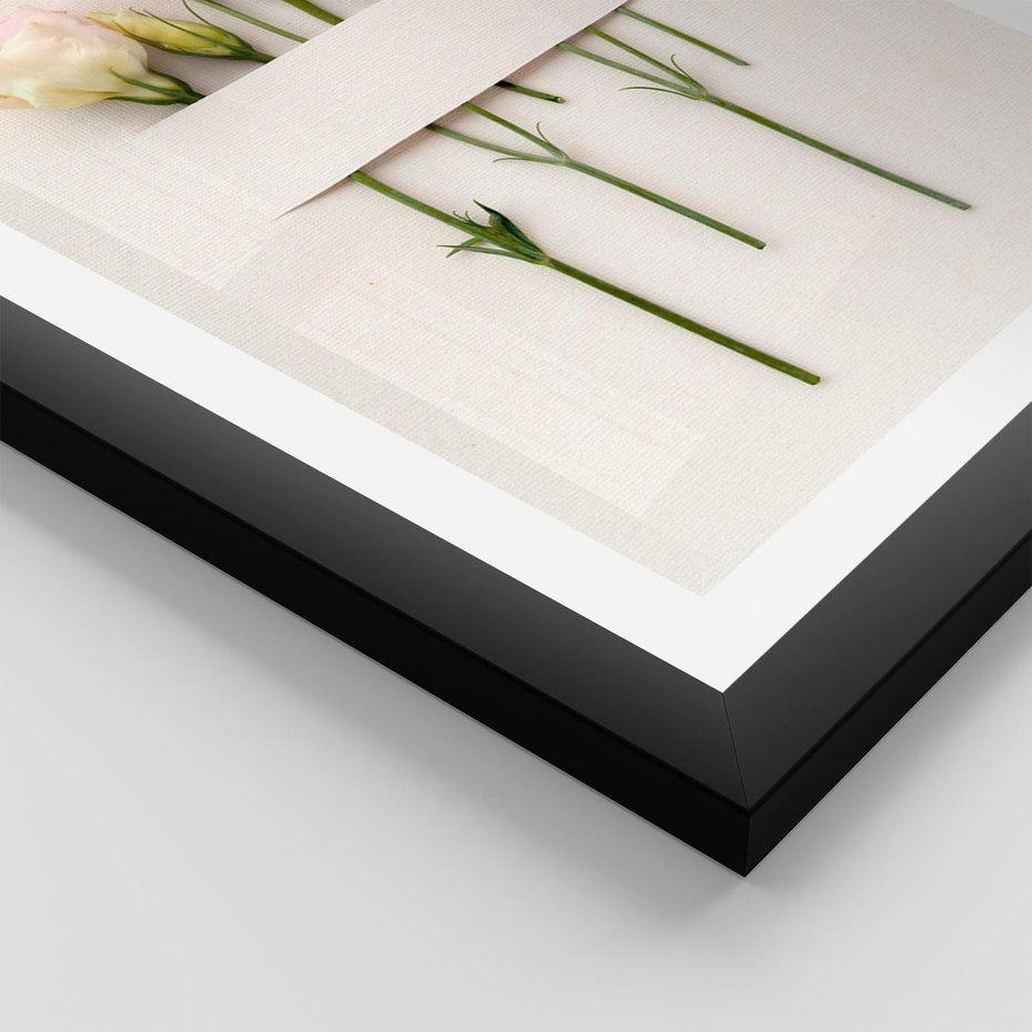 Plakat w ramie 40x50 - Białe kwiatowe uniesienia - białe, kwiaty - rama czarna