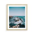 Plakat w ramie 40x50 - Dramatyczna Sceneria: Fale i Skały nad Morzem - morze, fale - rama drewno