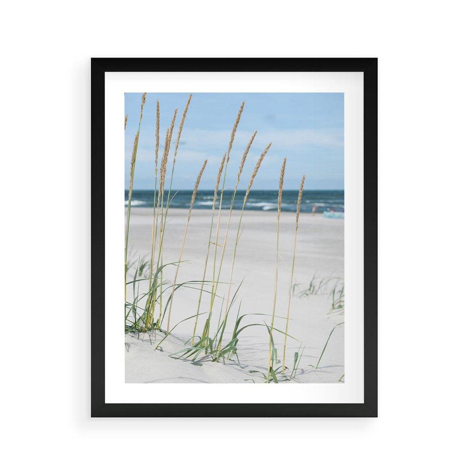 Plakat w ramie 40x50 - Przytulna Śródziemnomorska Trawa - plaża, trawy - rama czarna