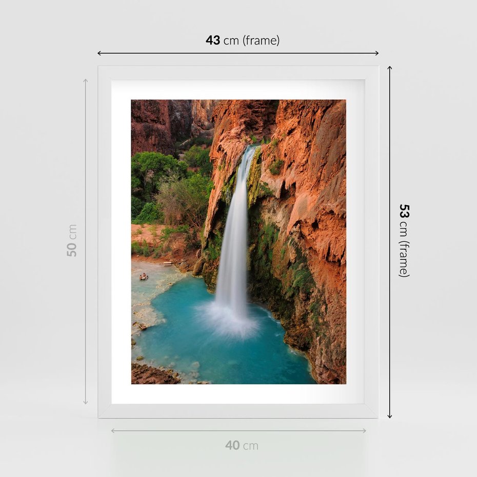 Plakat w ramie 40x50 - Wodospad wśród majestatycznych gór - wodospad, górski - rama biała