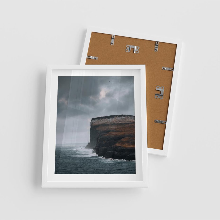 Plakat w ramie 40x50 - Przyroda w Majestacie - fiordy, klify - rama biała