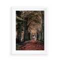 Plakat w ramie 50x70 - Spacer po Leśnej Drodze - ścieżka w lesie, jesień suche liście - rama biała