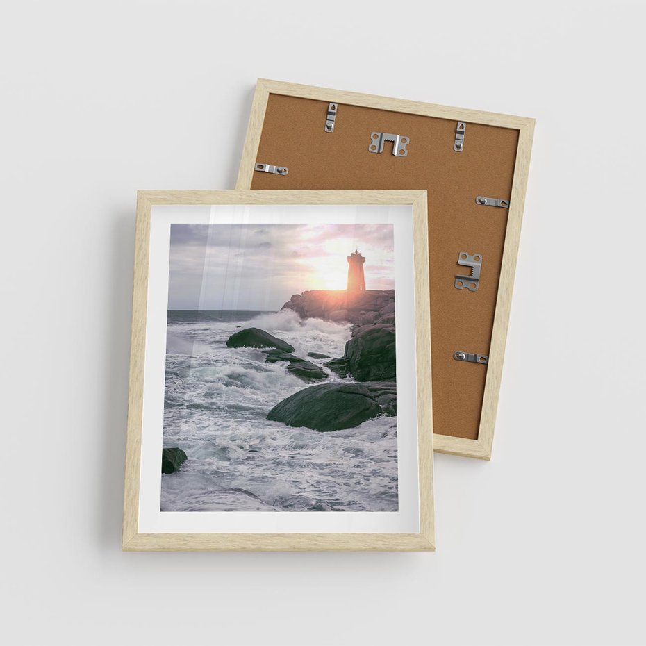 Plakat w ramie 40x50 - Latarnia, Zachód Słońca i Fale - latarnia na klifie, zachód słońca - rama drewno