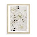 Plakat w ramie 50x70 - Białe Kwiaty: Płatki Delikatności - białe kwiaty, zbliżenie - rama drewno