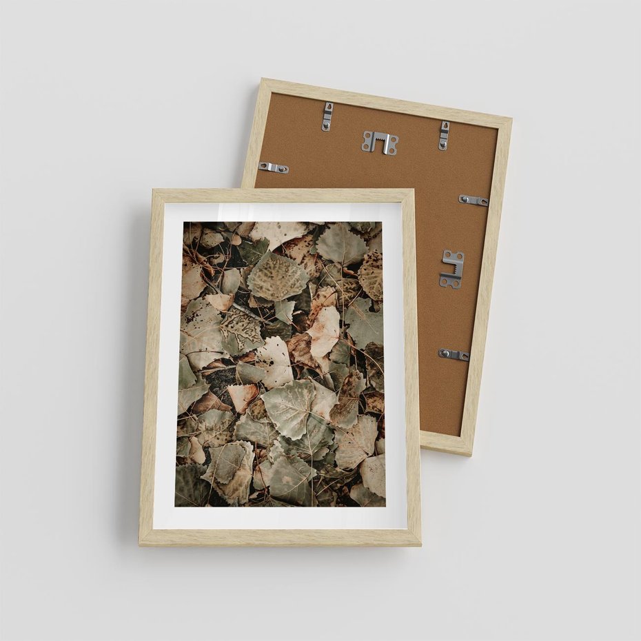 Plakat w ramie 30x40 - Magia Jesiennych Liści - liście, suche liście - rama drewno