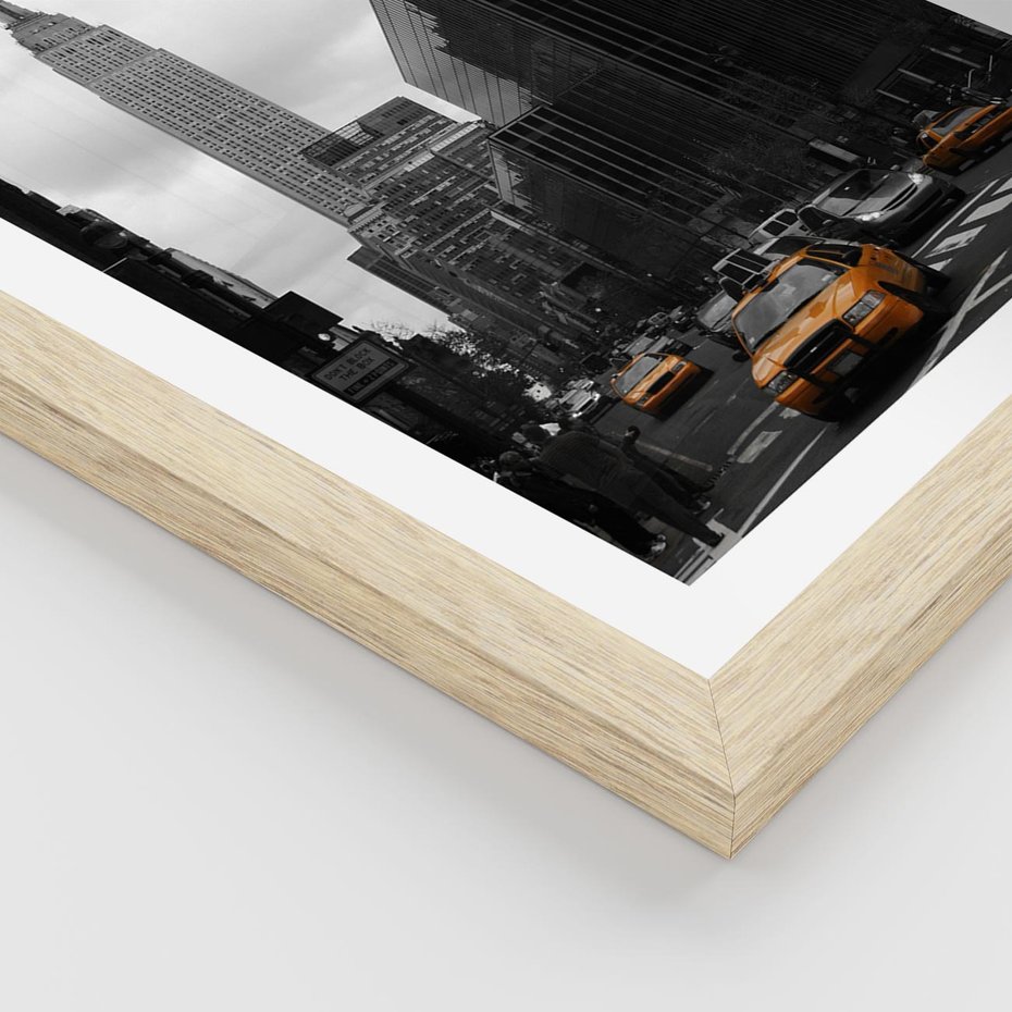 Plakat w ramie 50x70 - Nowy York, taksówka w ruchu - Nowy York, taksówka - rama drewno