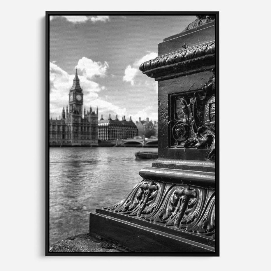 Obraz w ramie 70x100 - Pejzaż kruchości i siły - Londyn, Tamiza - rama czarna
