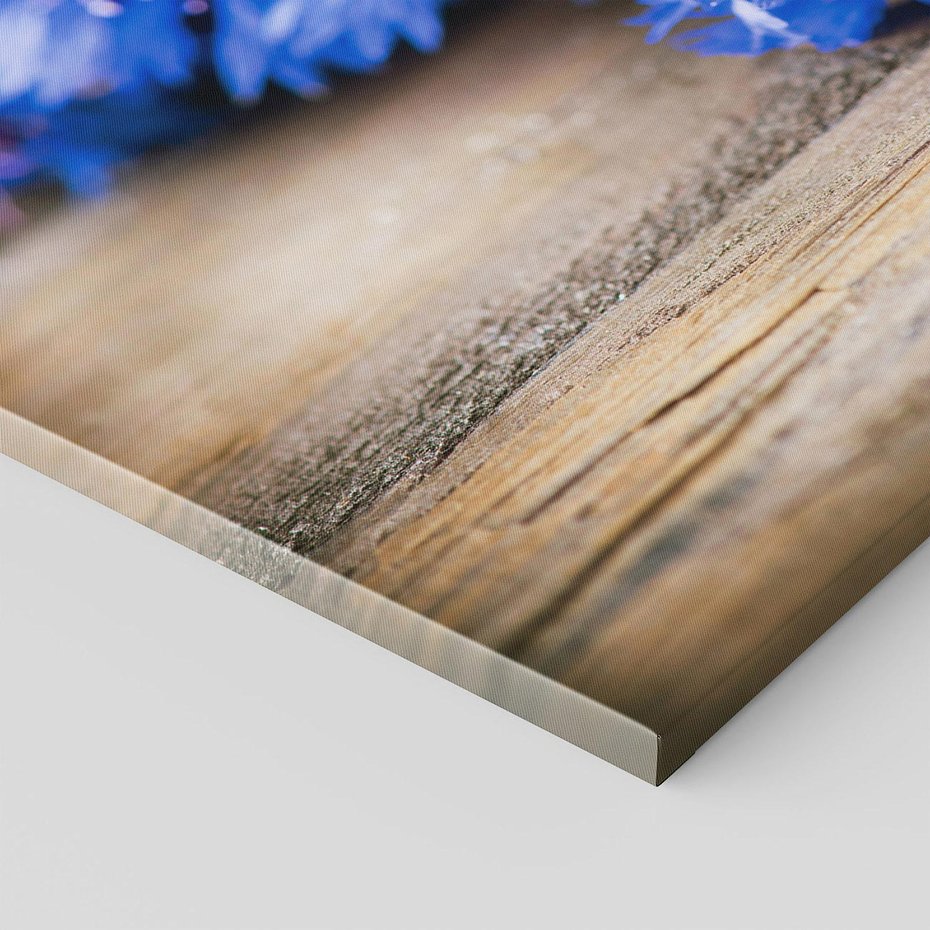 Obraz na płótnie 120x80 - Kwiatowy niebieski: Subtelność natury - kwiaty, niebieski