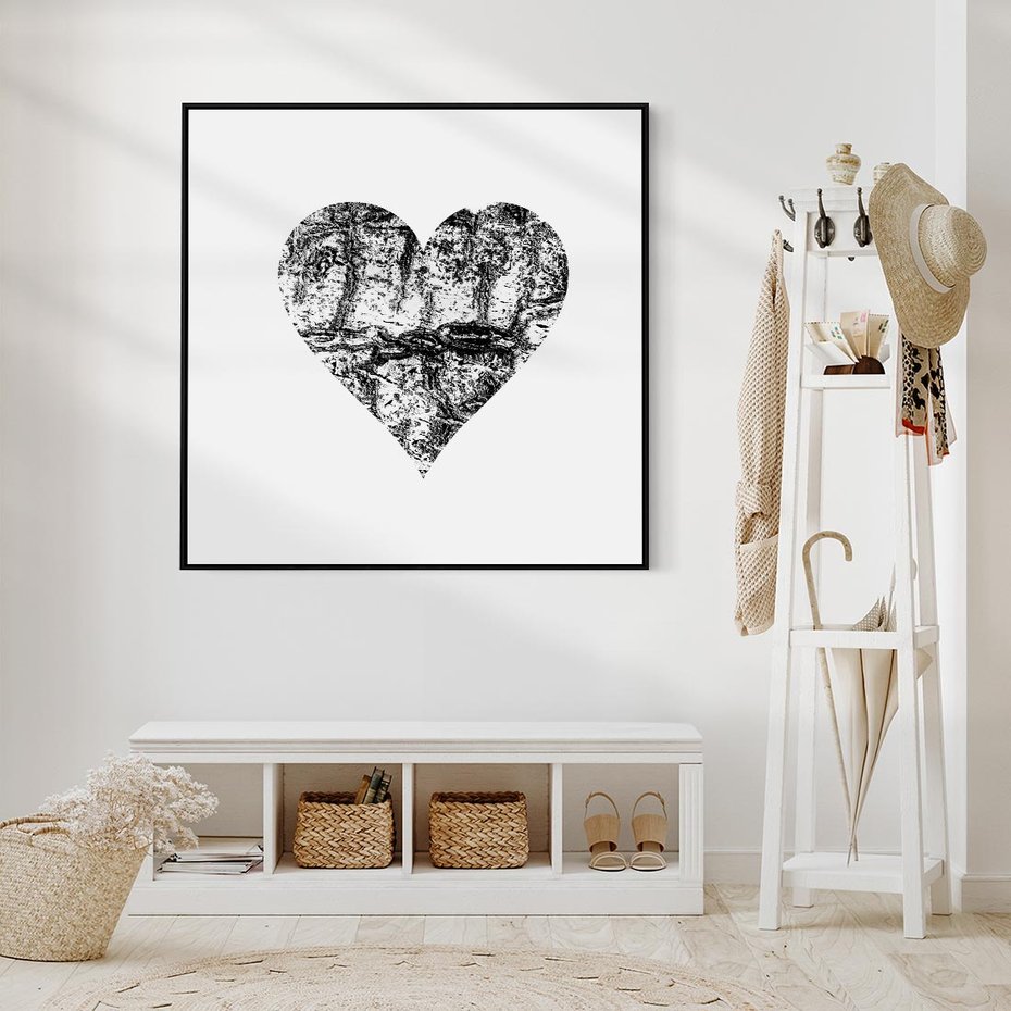 Obraz w ramie 50x50 - Drzewo Serca - czarne serce, tekstura jak kora drzewa - rama czarna