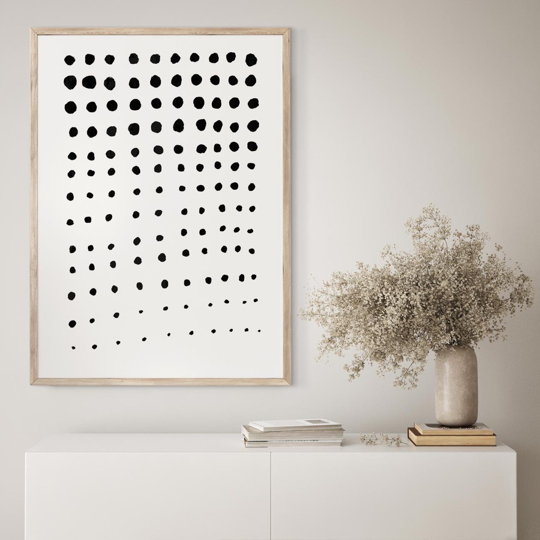 Plakat w ramie 50x70 - Abstrakcyjna Transformacja - abstrakcyjna kompozycja z czarnych kropek, minimalistyczny czarno bialy plakat - rama drewno
