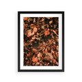 Plakat w ramie 30x40 - Jesienny Splot: Pomarańczowe Liście - liście, pomarańczowe suche liście - rama czarna