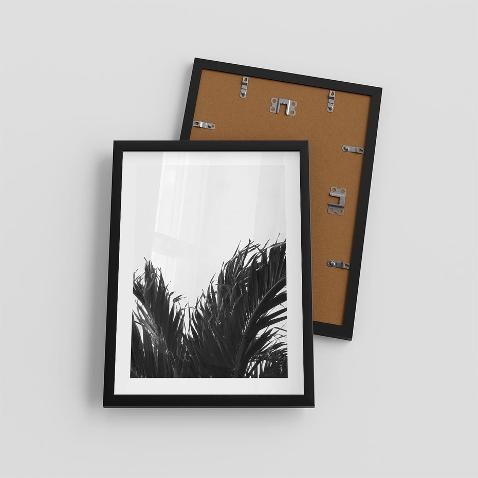 Plakat w ramie 30x40 - Tropikalna Uroda w Czerni i Bieli - fotografia czarno biała, liście palmy - rama czarna