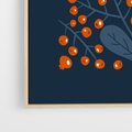 Obraz w ramie 80x120 - Symfonia liści i owoców - granatowe tło, pomarańczowe owoce jarzębiny - rama drewno