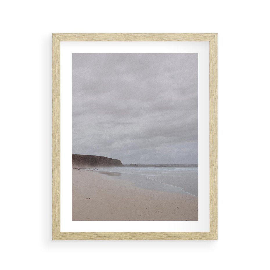 Plakat w ramie 40x50 - Mglista plaża - plaża, mgła - rama drewno