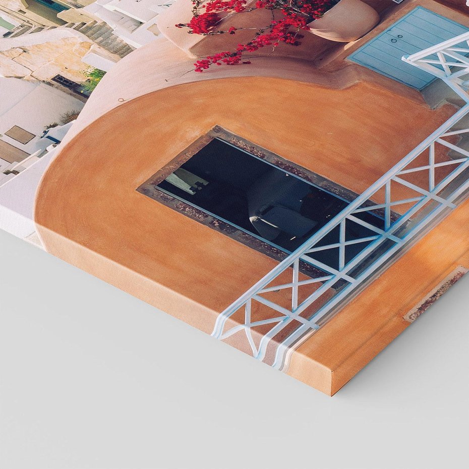 Obraz na płótnie 70x100 - Błękit Morza i Białe Domki - Santorini, wyspa