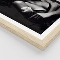 Plakat w ramie 50x70 - Piękno kobiecego aktu uchwycone - kobieta, akt - rama drewno