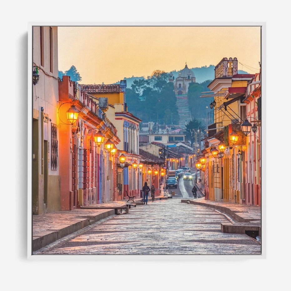 Obraz w ramie 80x80 - W stronę marzycielskich horyzontów - włoska uliczka, wieczór - rama biała