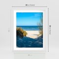 Plakat w ramie 40x50 - Spokój nad brzegiem morza - plaża, morze - rama biała