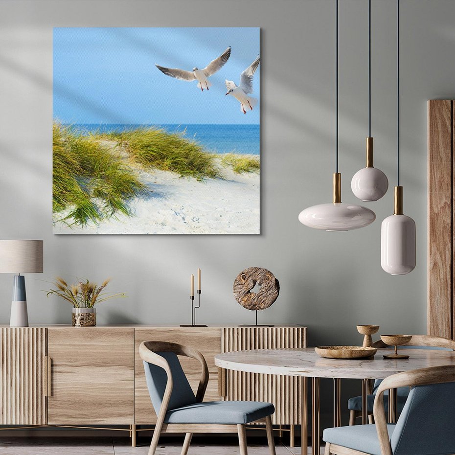 Obraz na płótnie 50x50 - Mewy nad morską plażą - mewy, plaża