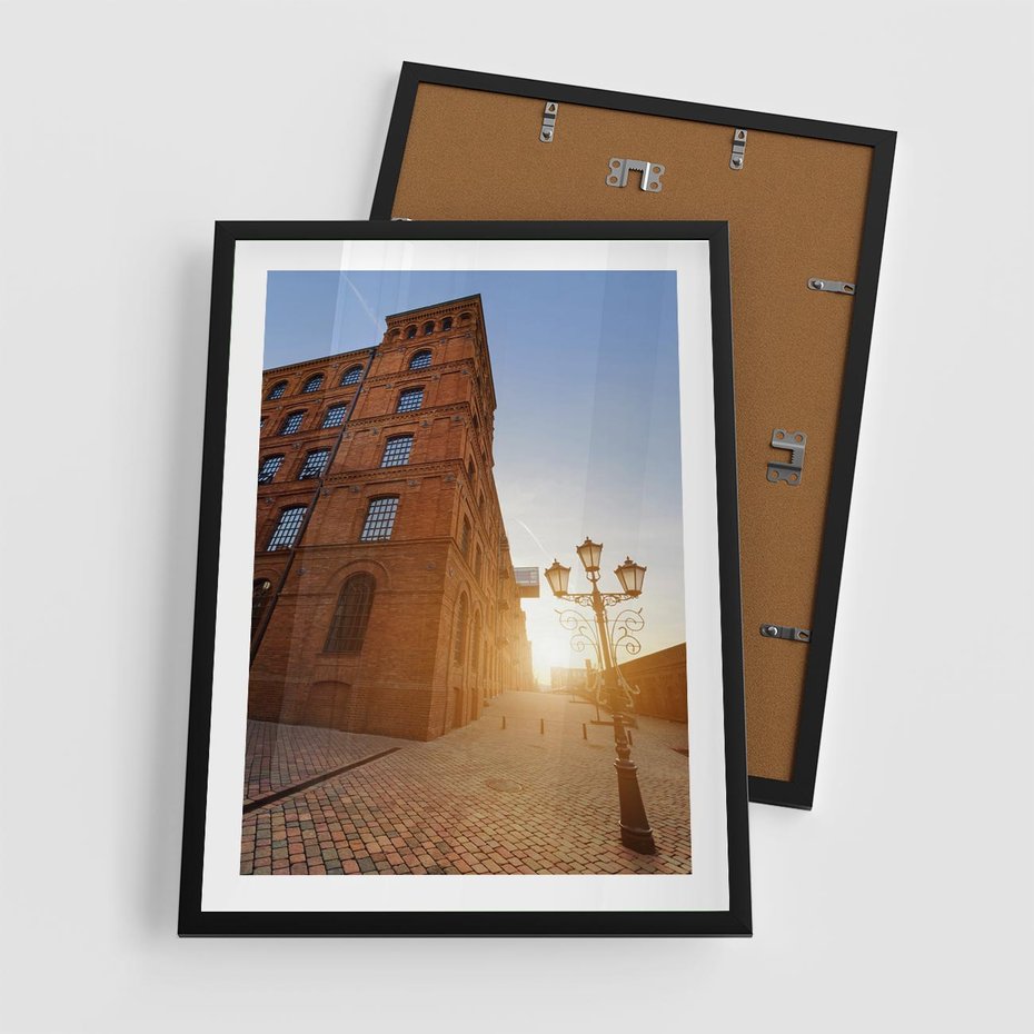 Plakat w ramie 50x70 - Perspektywa uliczki - uliczka, perspektywa - rama czarna