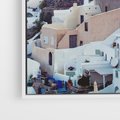 Obraz w ramie 70x100 - Biel ponad Błękitem - Santorini, białe budynki - rama biała
