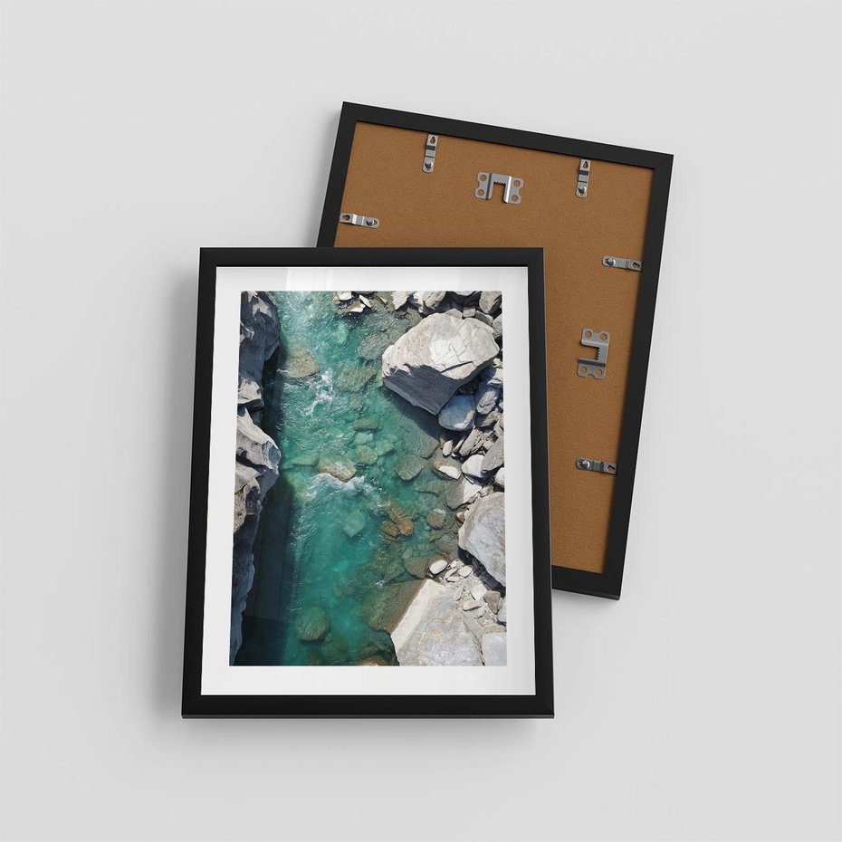 Plakat w ramie 30x40 - Spotkanie natury i siły - rzeka, skały - rama czarna