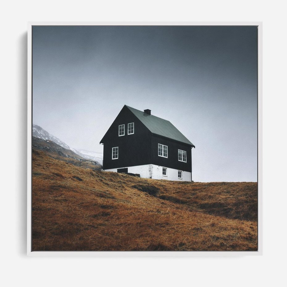 Obraz w ramie 50x50 - Ciepło i Przytulność - skandynawski, domek - rama biała