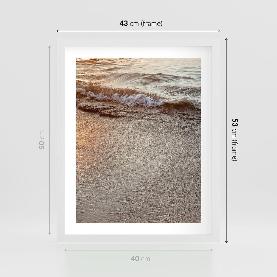 Plakat w ramie 40x50 - Spokój Morza: Fale na Plaży - fale, morze - rama biała