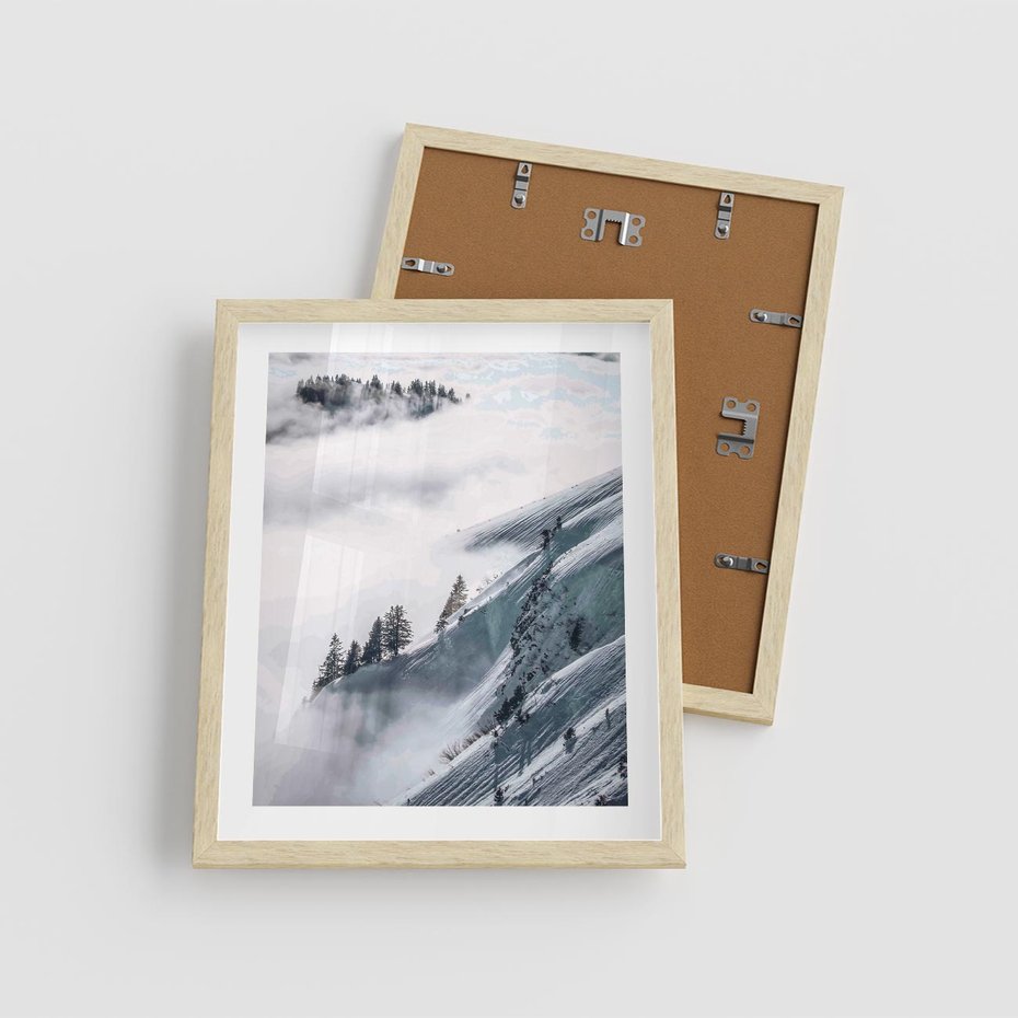 Plakat w ramie 40x50 - Czystość Natury - ośnieżone szczyty górskie, pejzaż - rama drewno