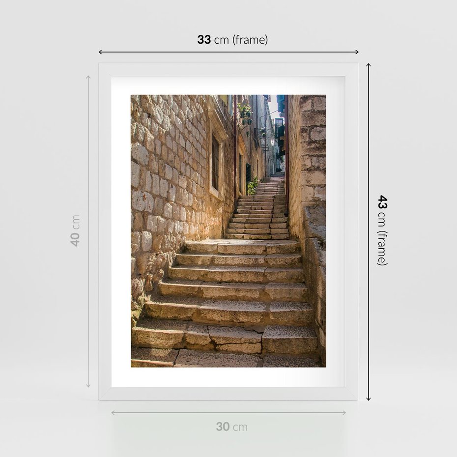 Plakat w ramie 30x40 - Uliczka: perspektywa miejskiego krajobrazu - uliczka, perspektywa - rama biała