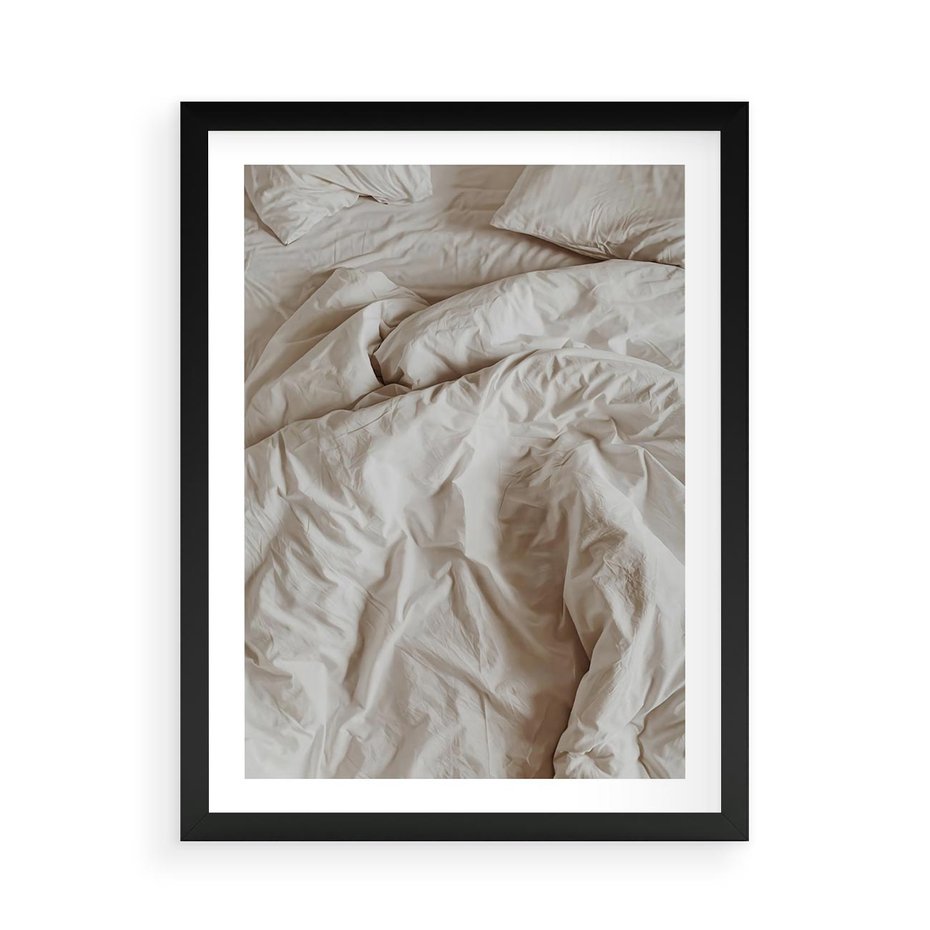 Plakat w ramie 50x70 - Spokojna Noc - biała pościel, zdjęcie do sypialni - rama czarna