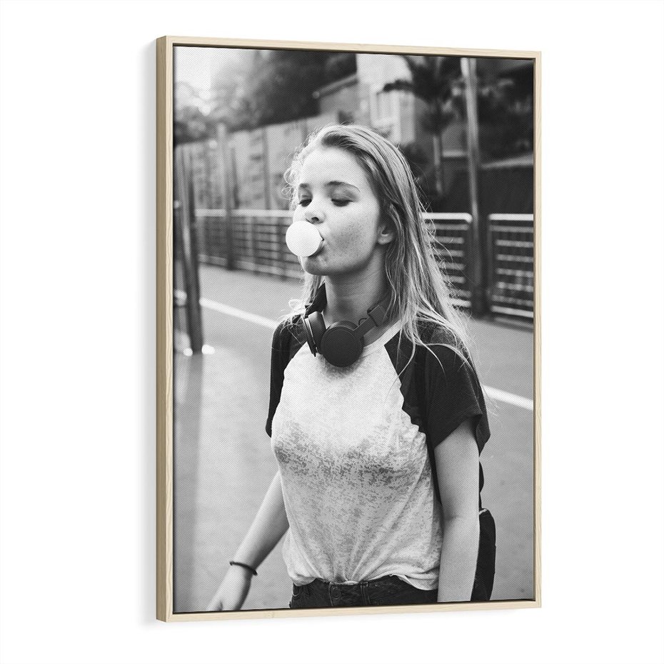 Obraz w ramie 80x120 - Letnia Młodość - nowoczesna fotografia, czarno biała - rama drewno