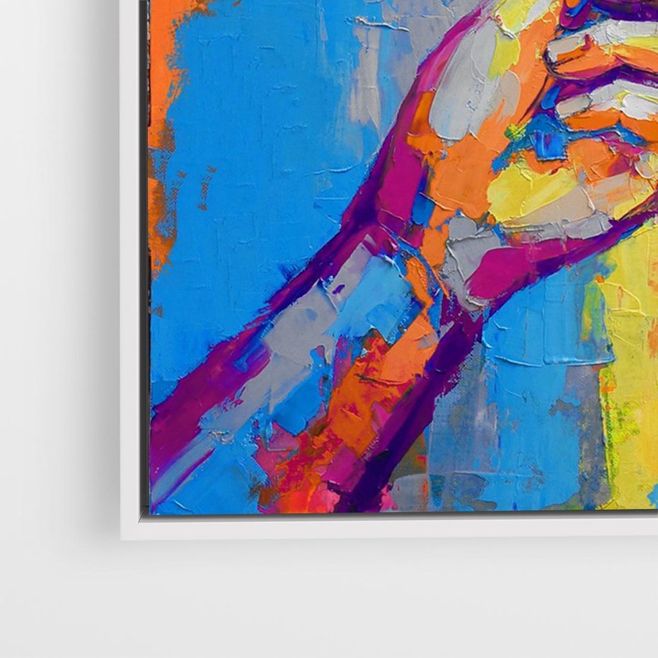 Obraz w ramie 120x80 - Refrakcje wewnętrznego światła - abstrakcyjne dzieło, dłoń trzyma żarówkę - rama biała