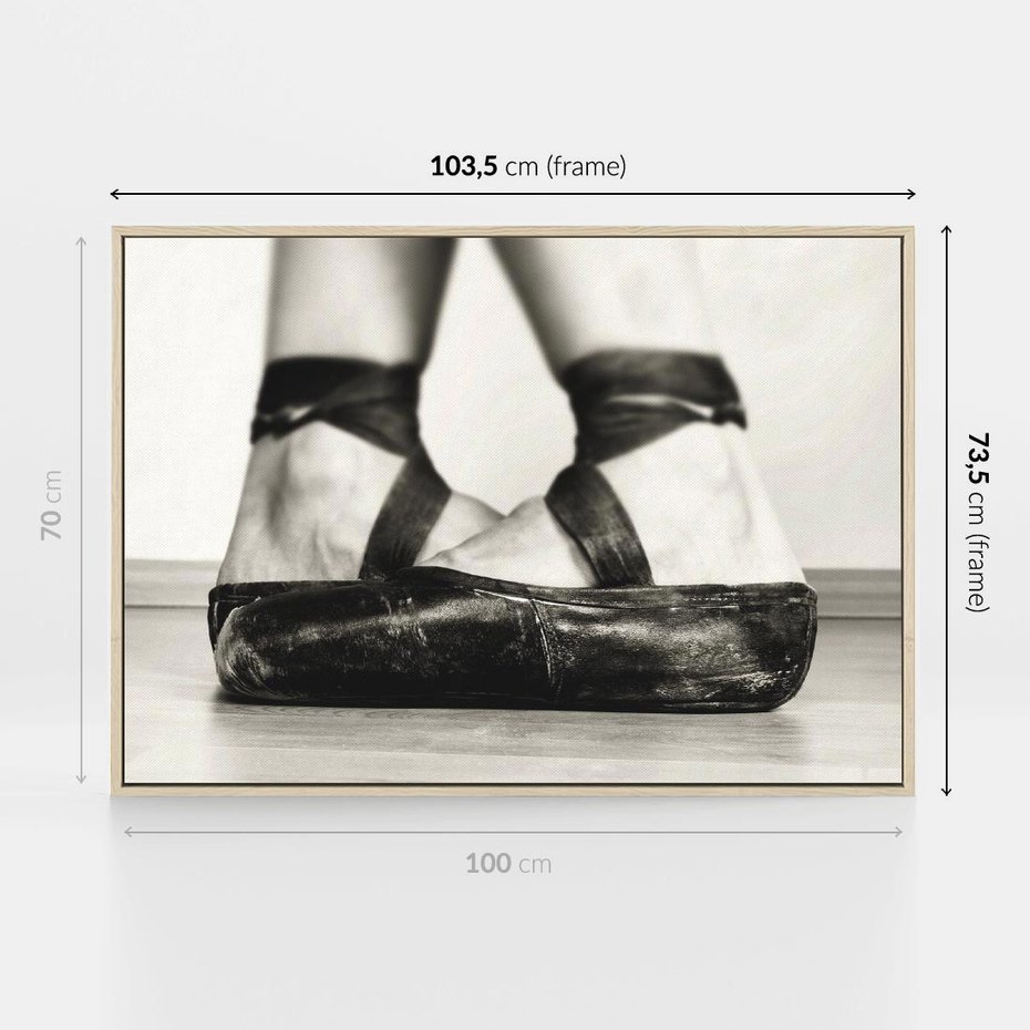 Obraz w ramie 100x70 - W Monochromatycznych Nutach - fotografia, czarno biała - rama drewno
